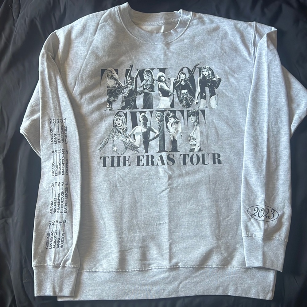 NWOT Taylor Swift crew neck sweatshirt.